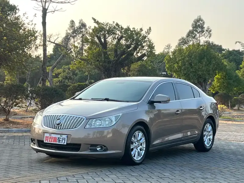Buick LaCrosse, 2012