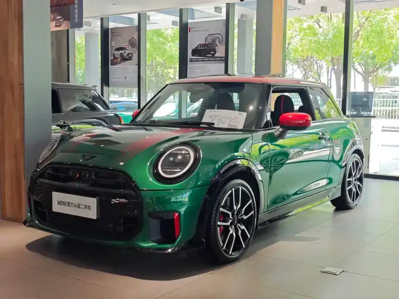 MINI JCW, 2025