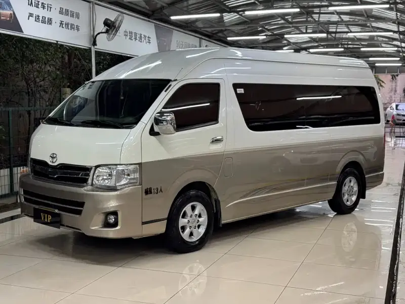 Toyota Hiace, 2012