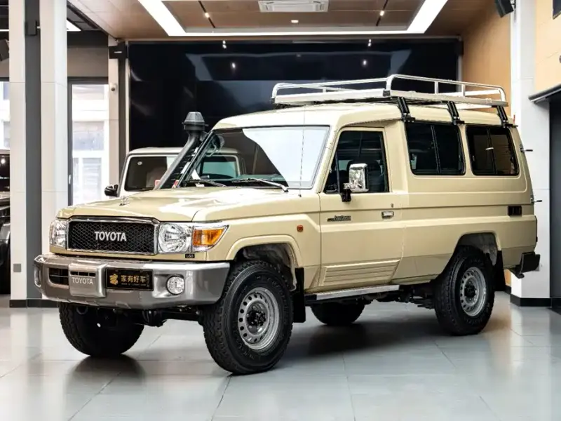 Toyota Land Cruiser LC78 2023 версия 4.0L механика, 2024 — фото 1
