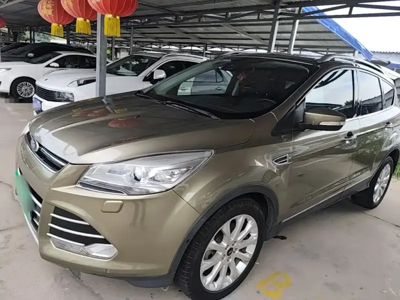 Ford Kuga, 2015