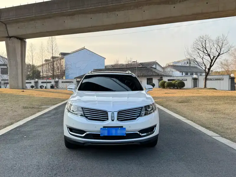 Lincoln MKX, 2017