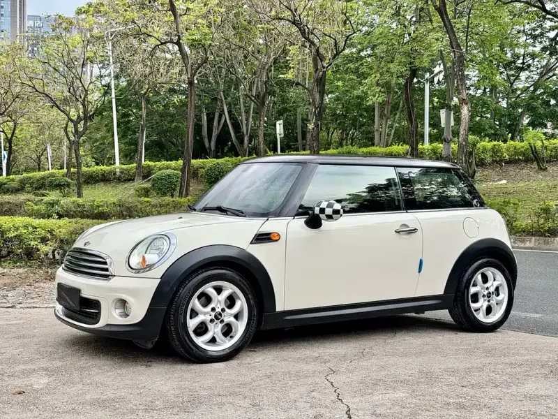 MINI Mini, 2012