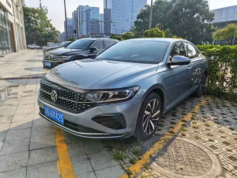 Volkswagen Passat, 2022