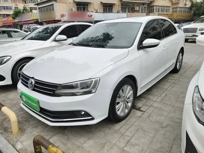 Volkswagen Sagitar Volkswagen Sagitar 2015 1.6L Auto Comfort Type, 2016 — фото 1