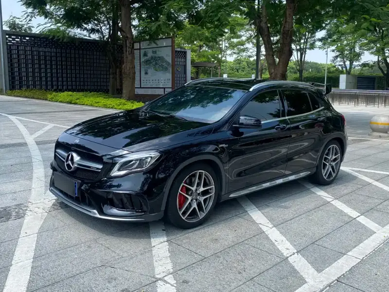 Mercedes-Benz GLA AMG, 2020