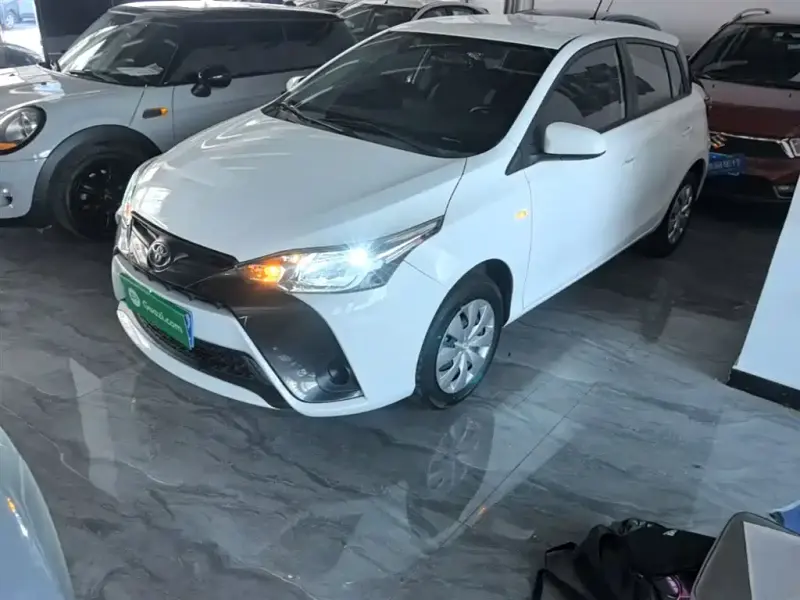 Toyota Yaris L, 2021 — фото 1