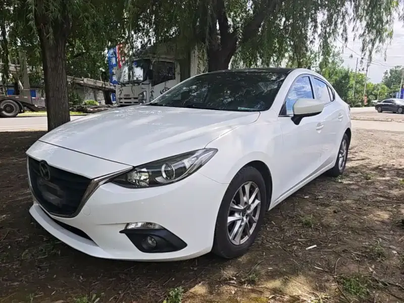 Mazda 3 Axela, 2015