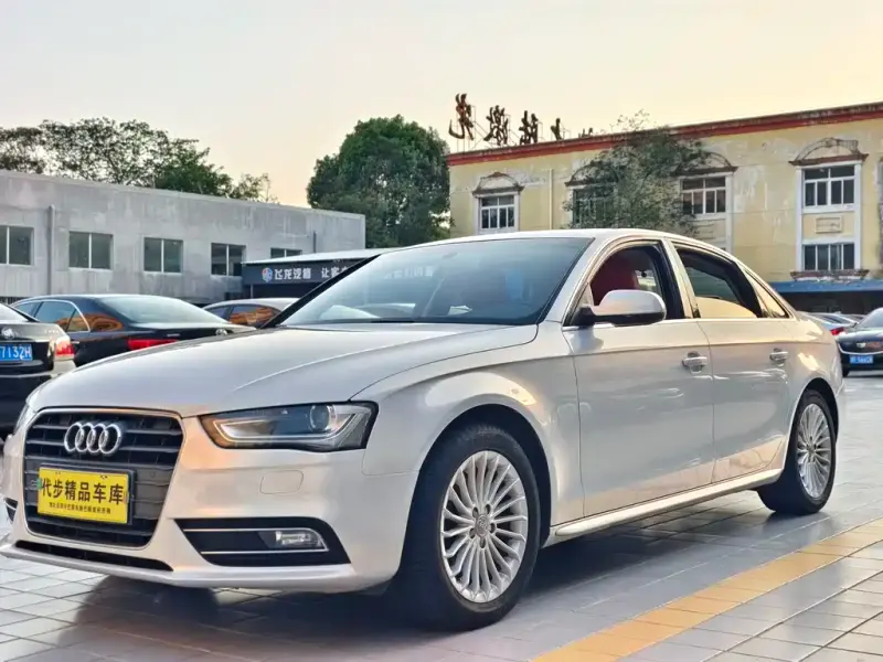Audi A4L, 2015