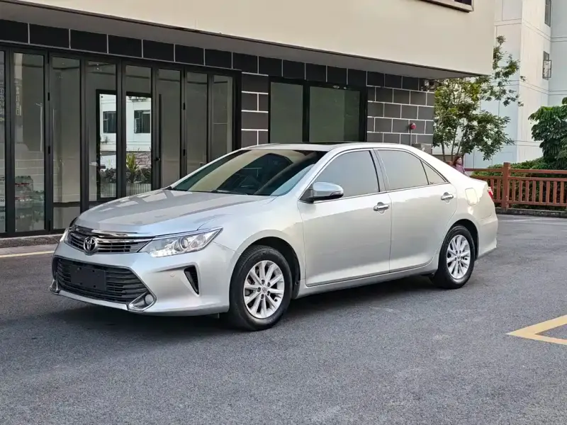 Toyota Camry, 2016