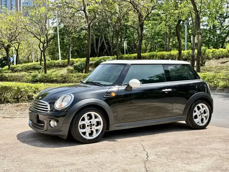 MINI Mini, 2011