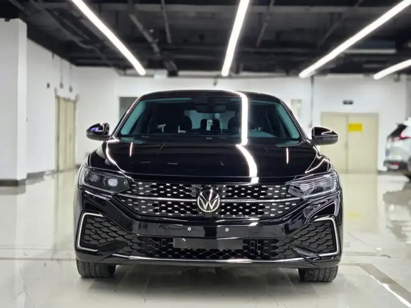 Volkswagen Passat, 2024