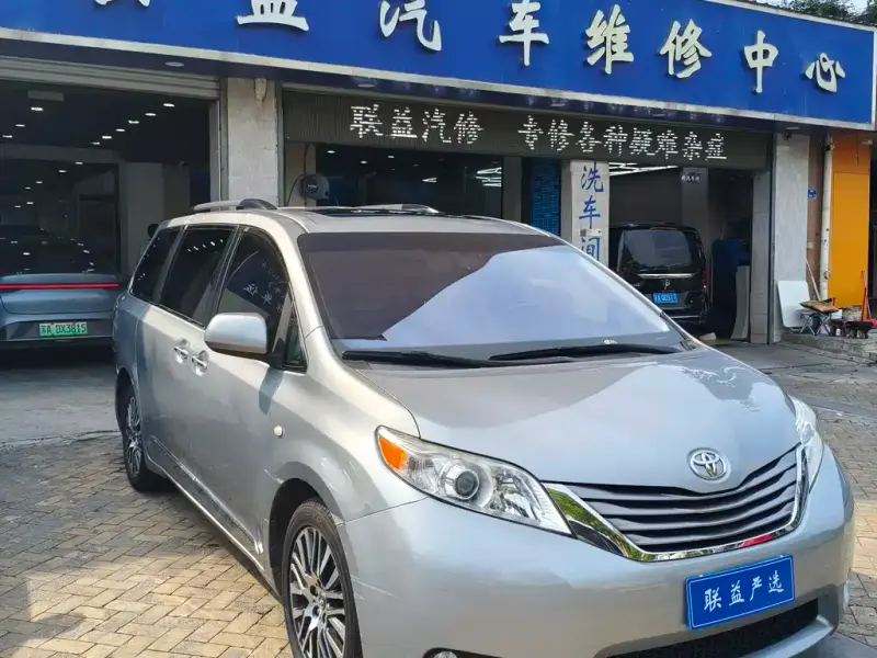 Toyota Sienna, 2017