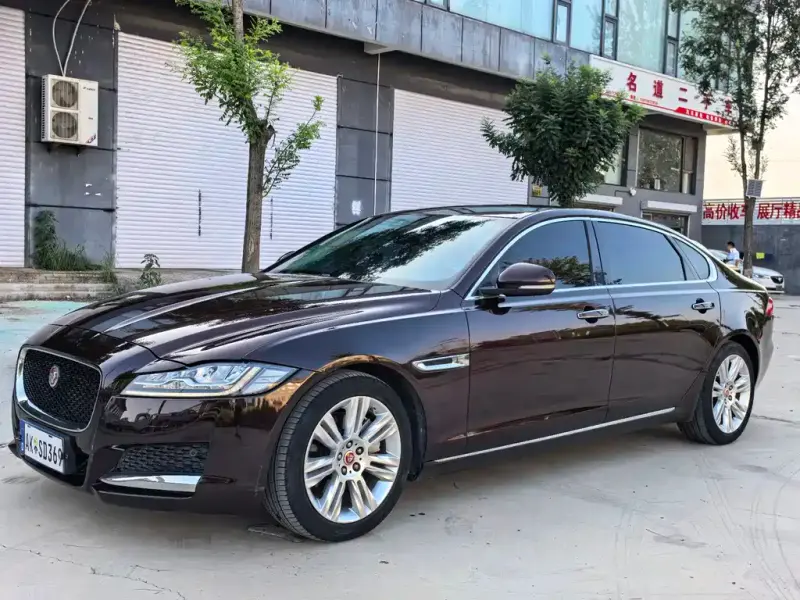 Jaguar XFL Jaguar XFL 2018 XFL 2.0T 250PS Luxury Edition, 2018 — фото 1