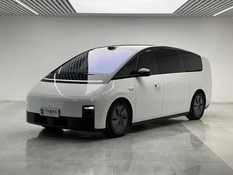 Li Auto Li MEGA, 2025