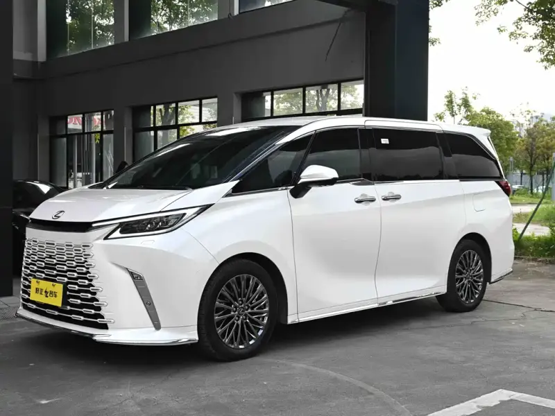 Lexus LM, 2026
