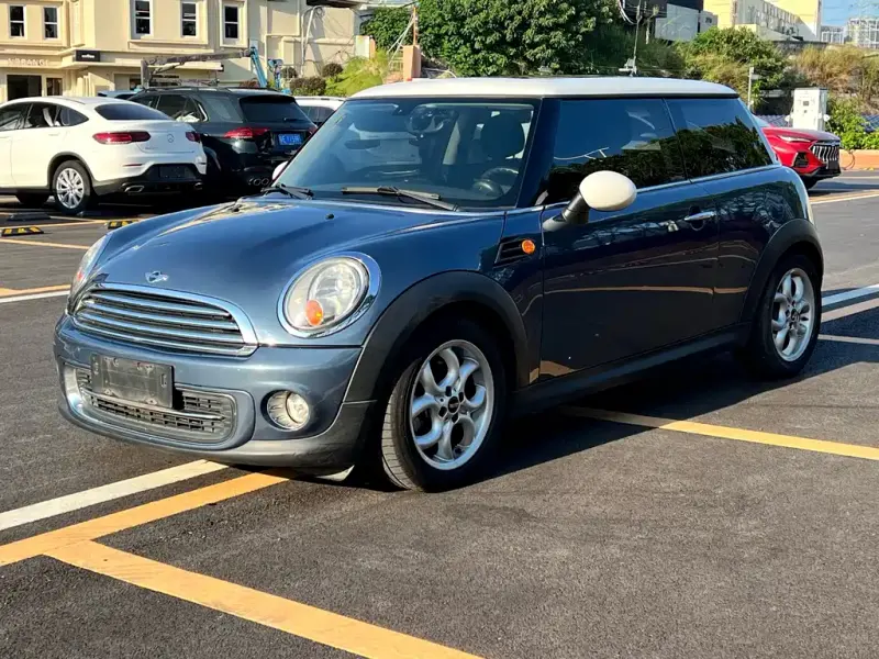 MINI Mini, 2011