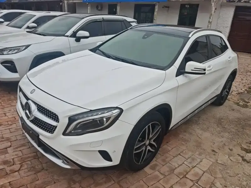 Mercedes-Benz GLA, 2016