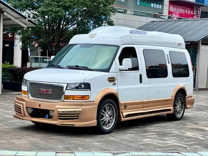 GMC Savana, 2013