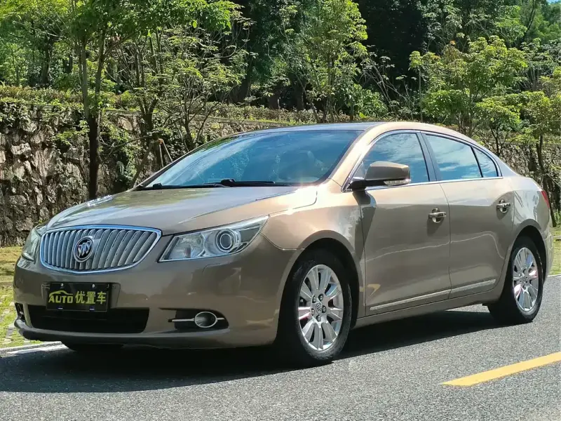 Buick LaCrosse, 2011