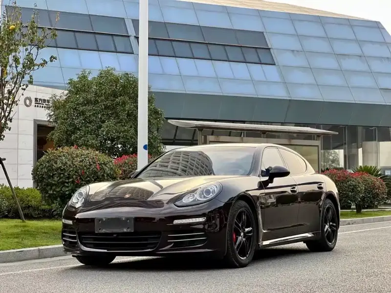 Porsche Panamera, 2015