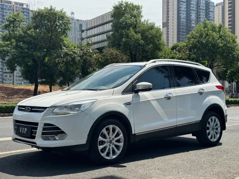 Ford Kuga, 2013