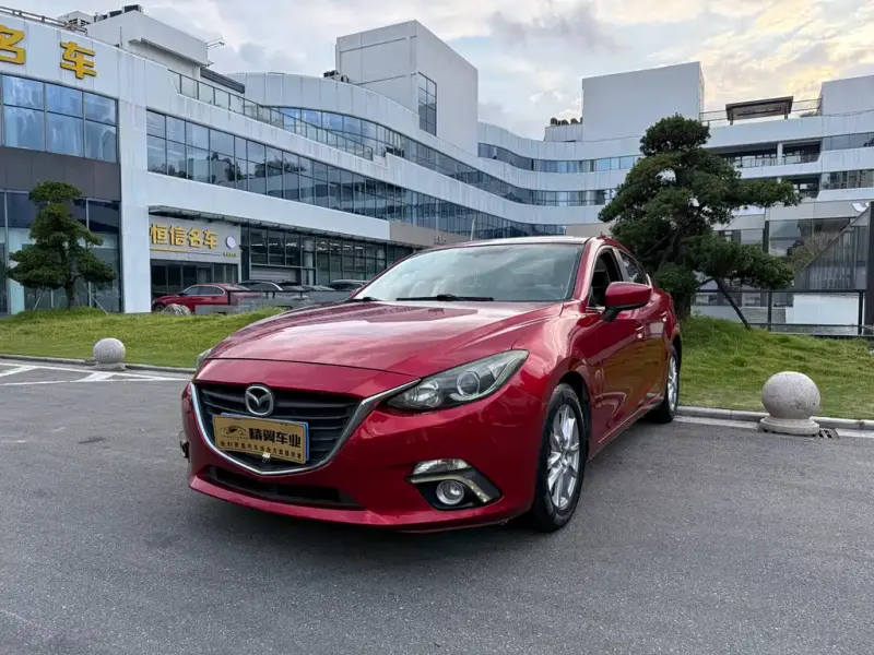 Mazda 3 Axela, 2015