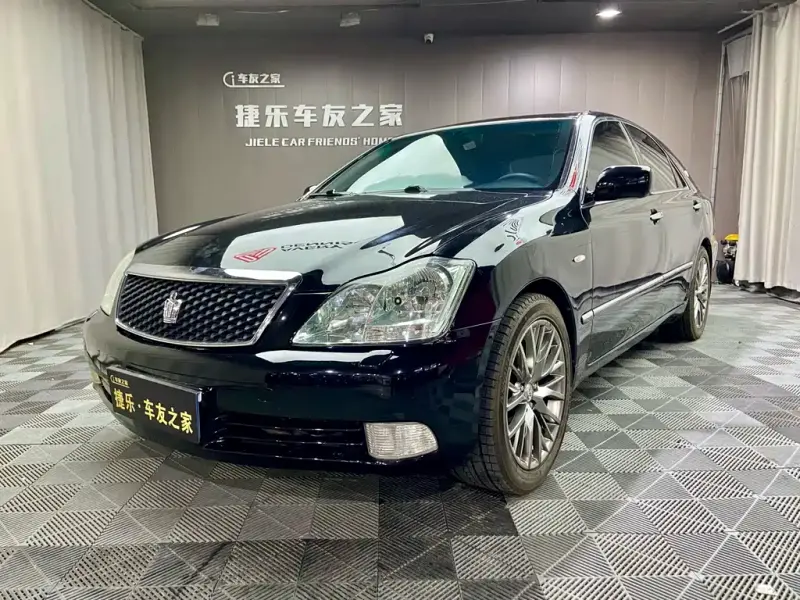 Toyota Crown, 2006
