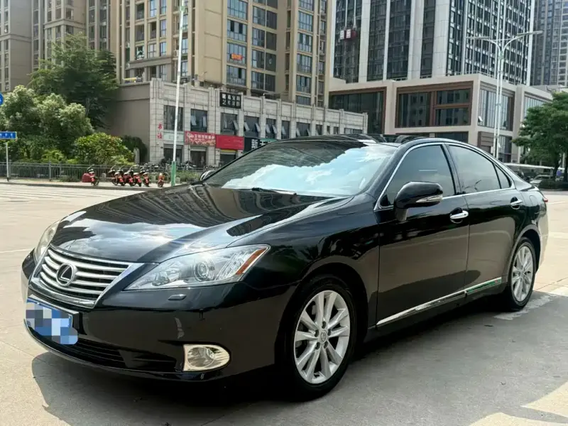 Lexus ES, 2011