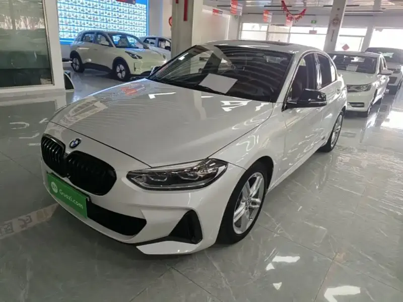 BMW 1 Series, 2022