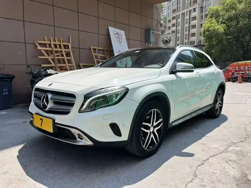 Mercedes-Benz GLA, 2015