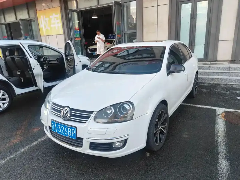 Volkswagen Sagitar, 2011