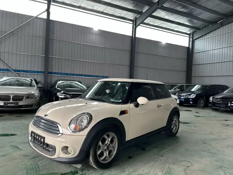 MINI Mini, 2012