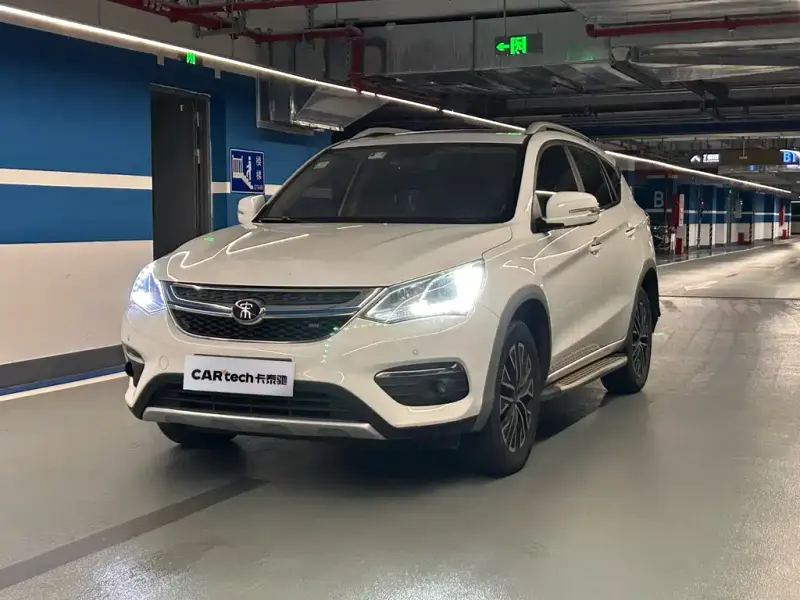 BYD New Energy BYD Song PHEV/EV 2017 Song DM 1.5TID Full-time 4WD Luxury Type, 2018 — фото 1