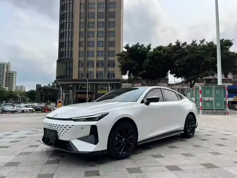 Changan UNI-V, 2025