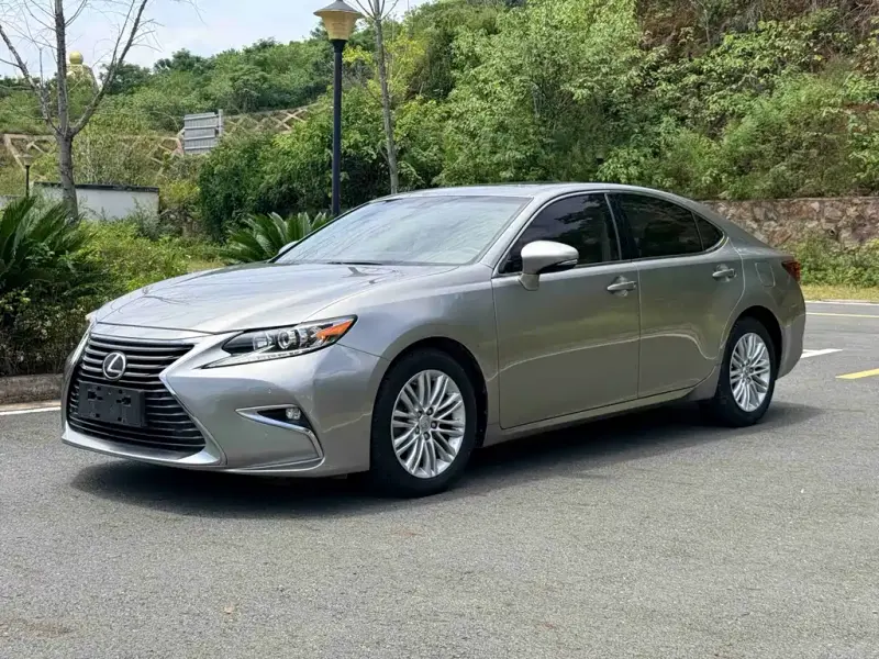 Lexus ES, 2017