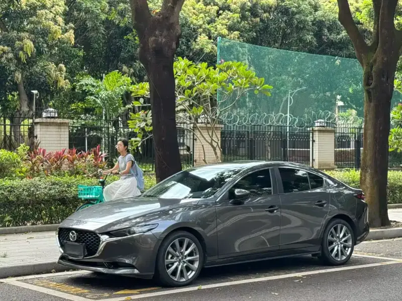 Mazda 3 Axela, 2024