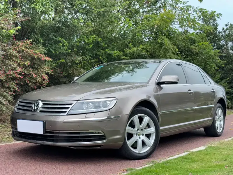 Volkswagen Phaeton, 2015