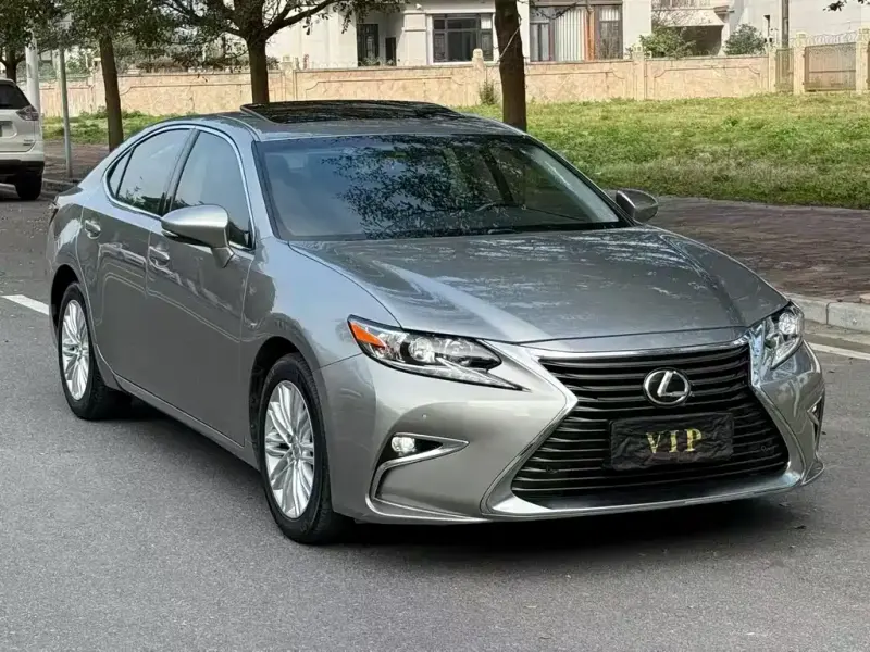 Lexus ES, 2016