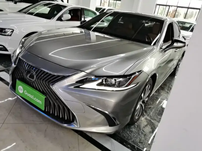 Lexus ES, 2019