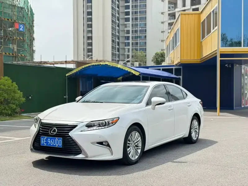 Lexus ES, 2016