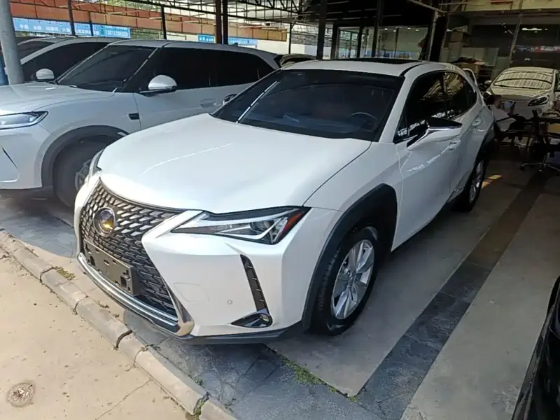 Lexus UX, 2021