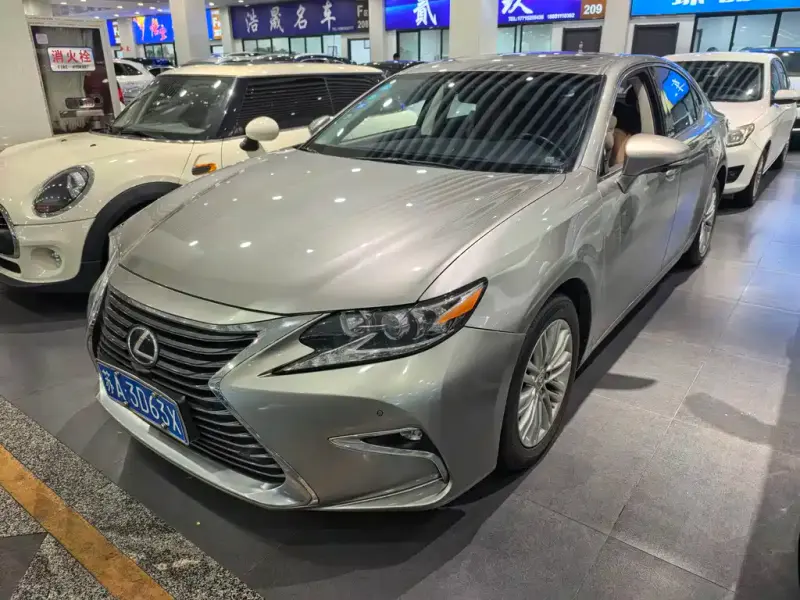 Lexus ES, 2017