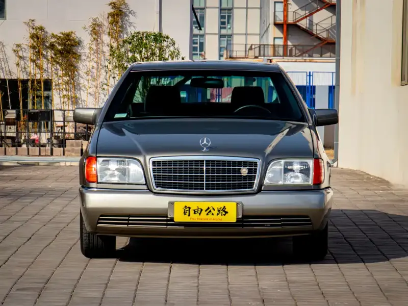 Mercedes-Benz S-Class, 1993