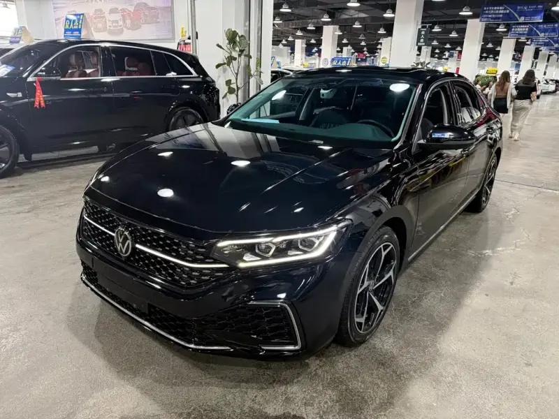 Volkswagen Passat, 2023