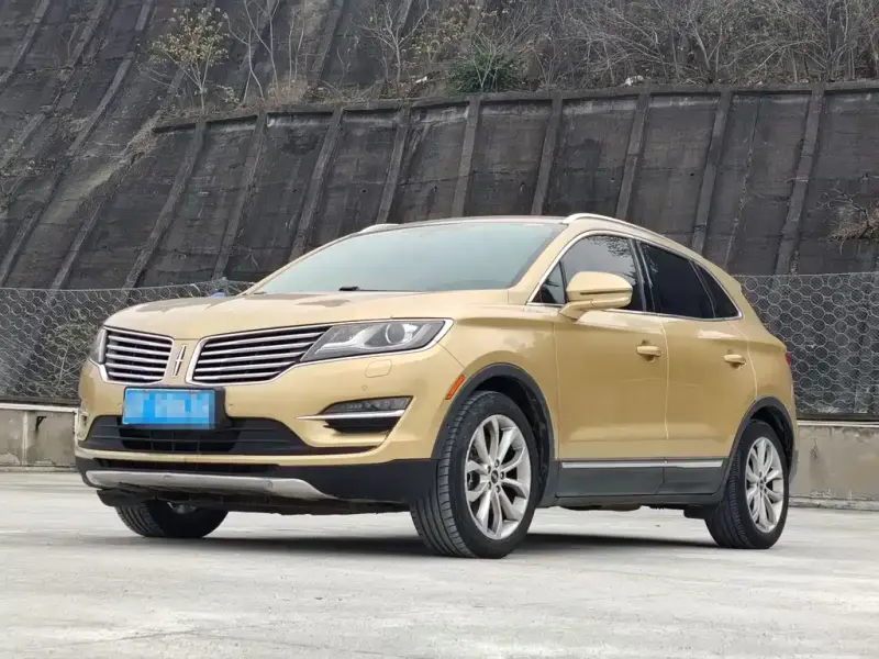 Lincoln MKC, 2015