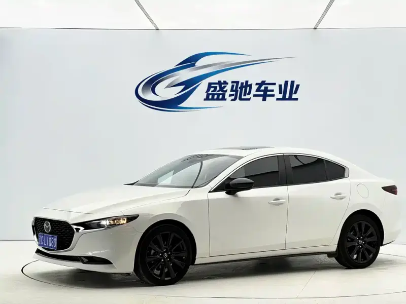 Mazda 3 Axela, 2022
