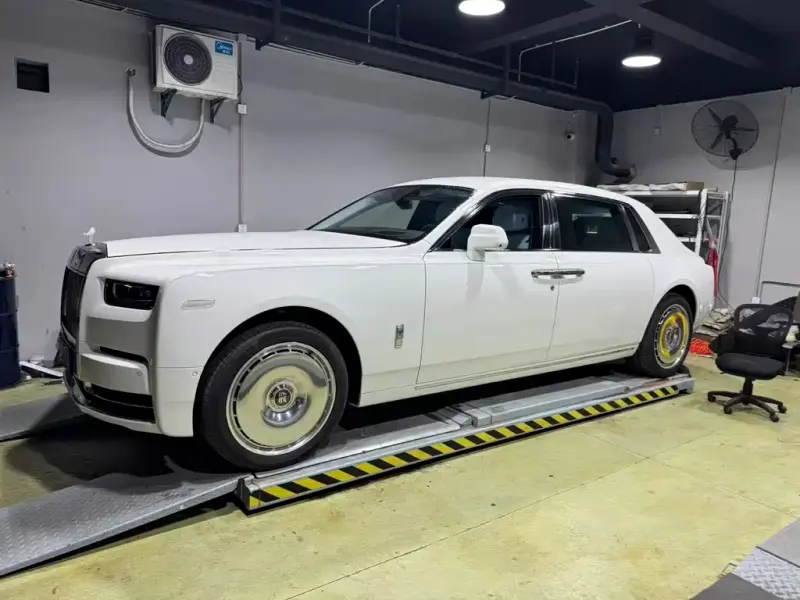 Rolls-Royce Phantom, 2024