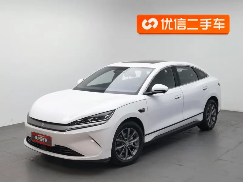BYD Qin L EV 470KM Leading Version, 2025 — фото 1