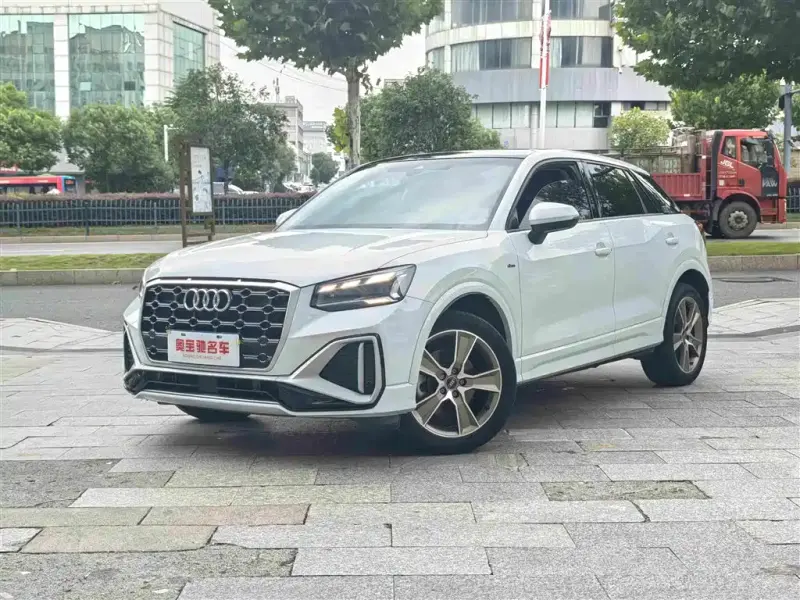 Audi Q2L, 2024